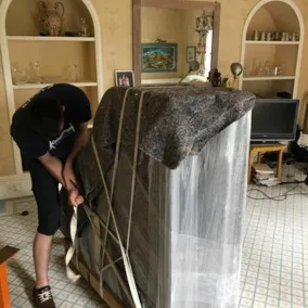 Careful Handling for Heavy Items